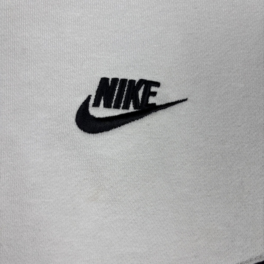 Nike Womens Sportswear Cropped Chevron Colorblock Sweatshirt Black White Medium - Picture 2 of 9
